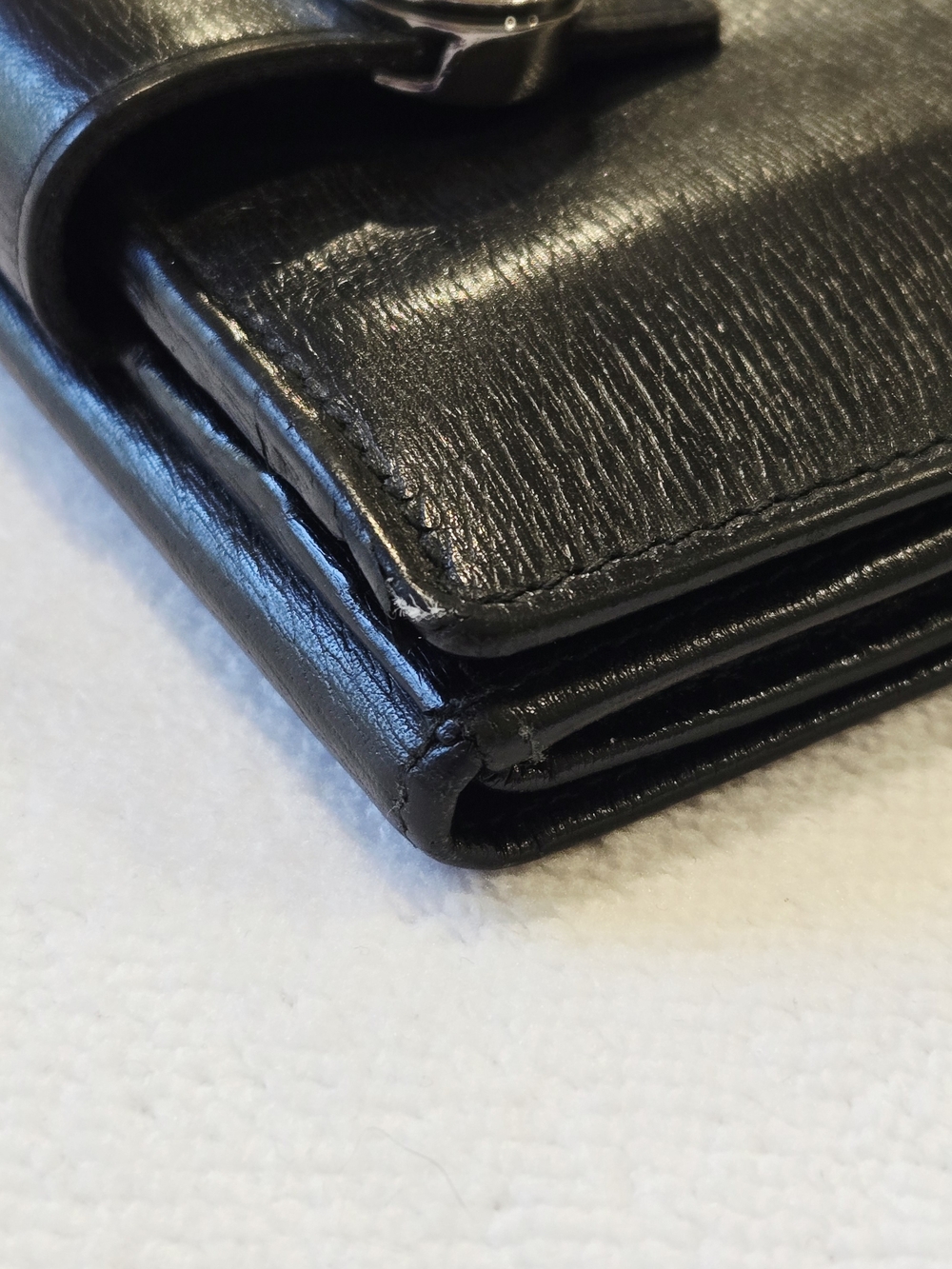 Gucci Black Leather Wallet with Silver G Buckle With Box - Picture 7 of 16